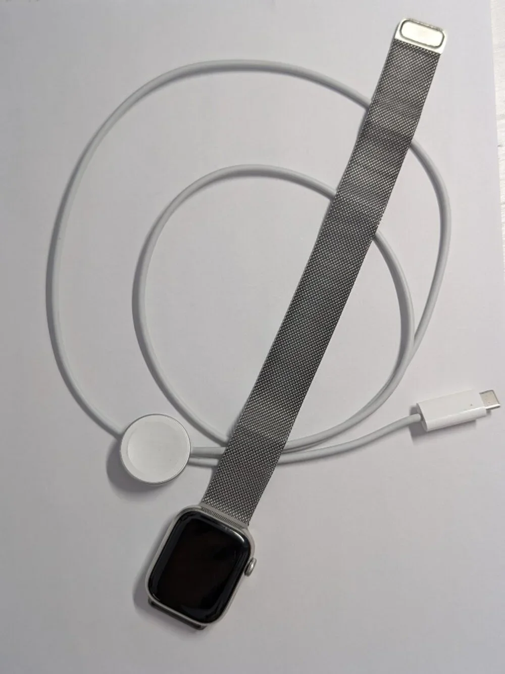 Apple Watch Series 8 w/Silver Milanese Mesh Band